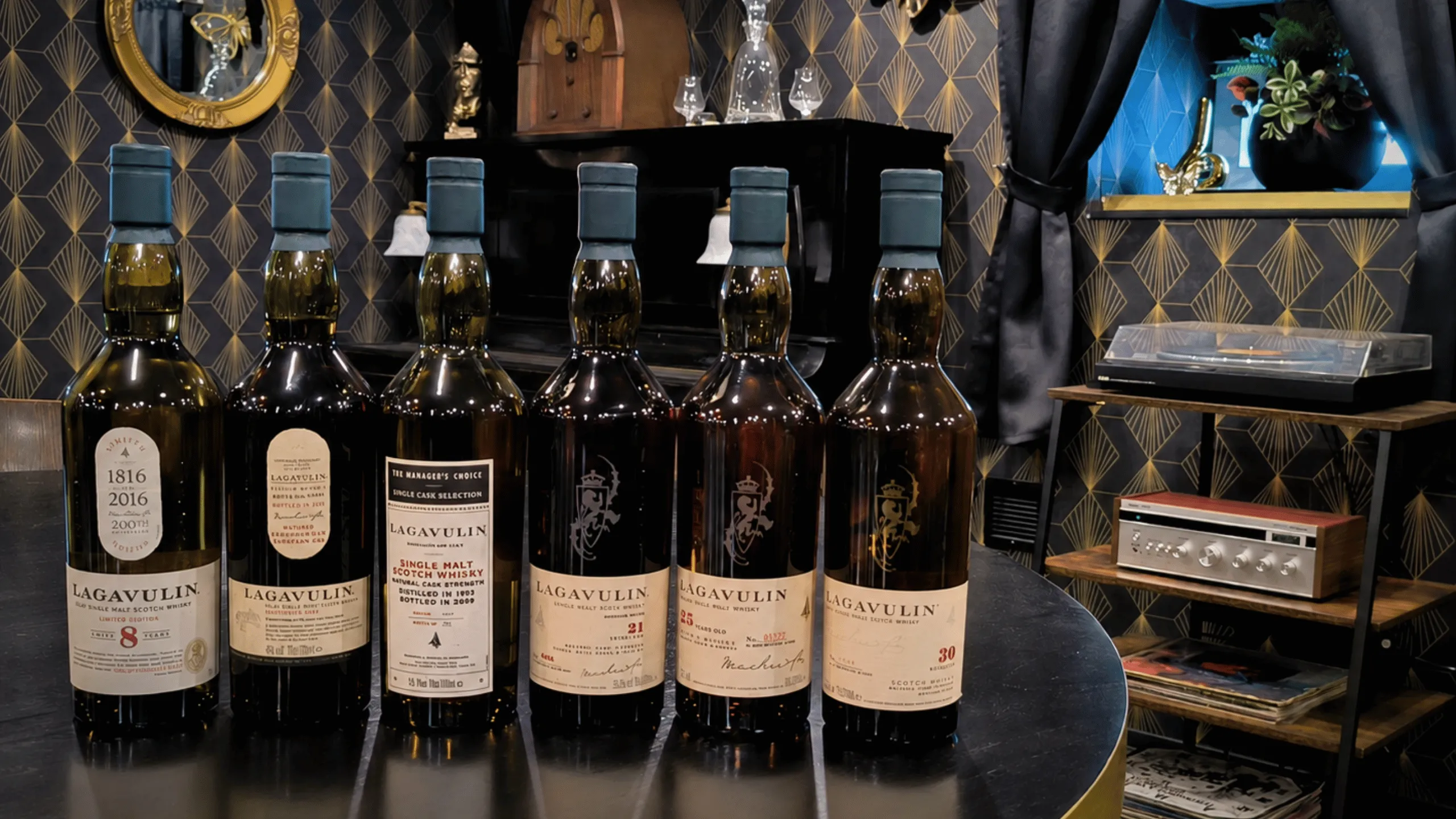 Degustace Lagavulin: Šest whisky, které se jen tak neotevírají