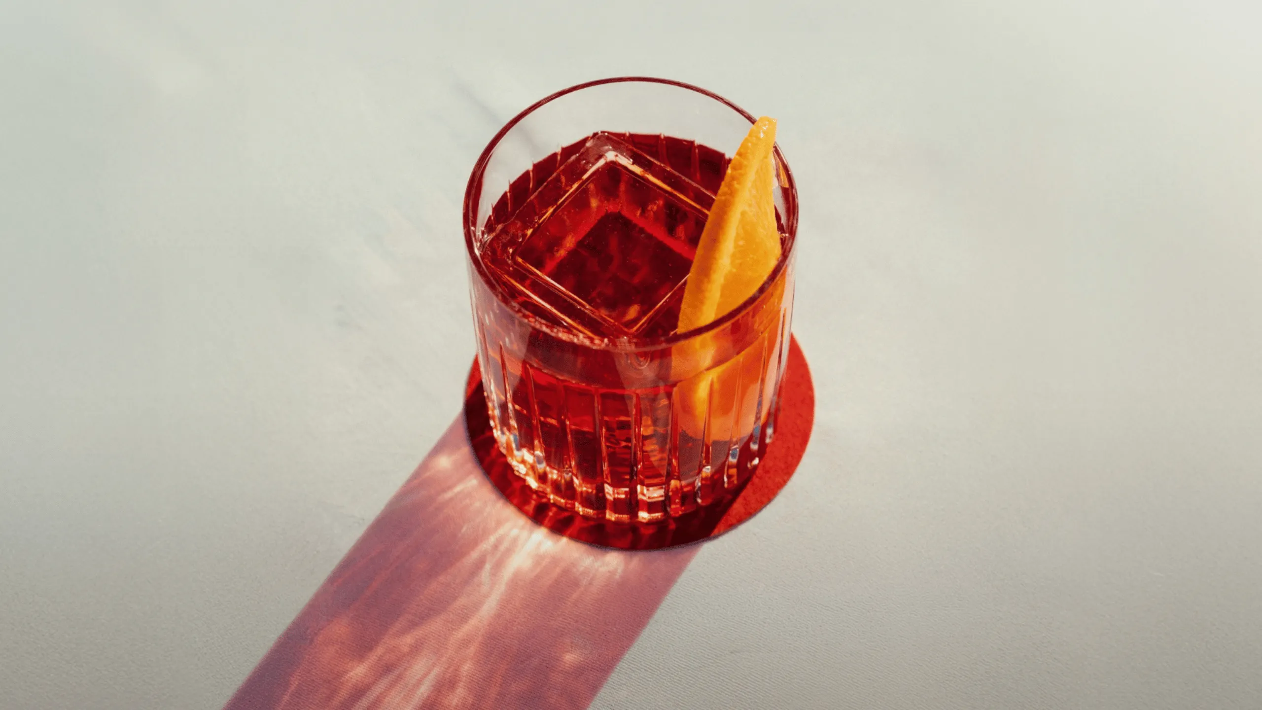 Negroni Week 2026: Hořkosladká ikona opět ovládne světové bary